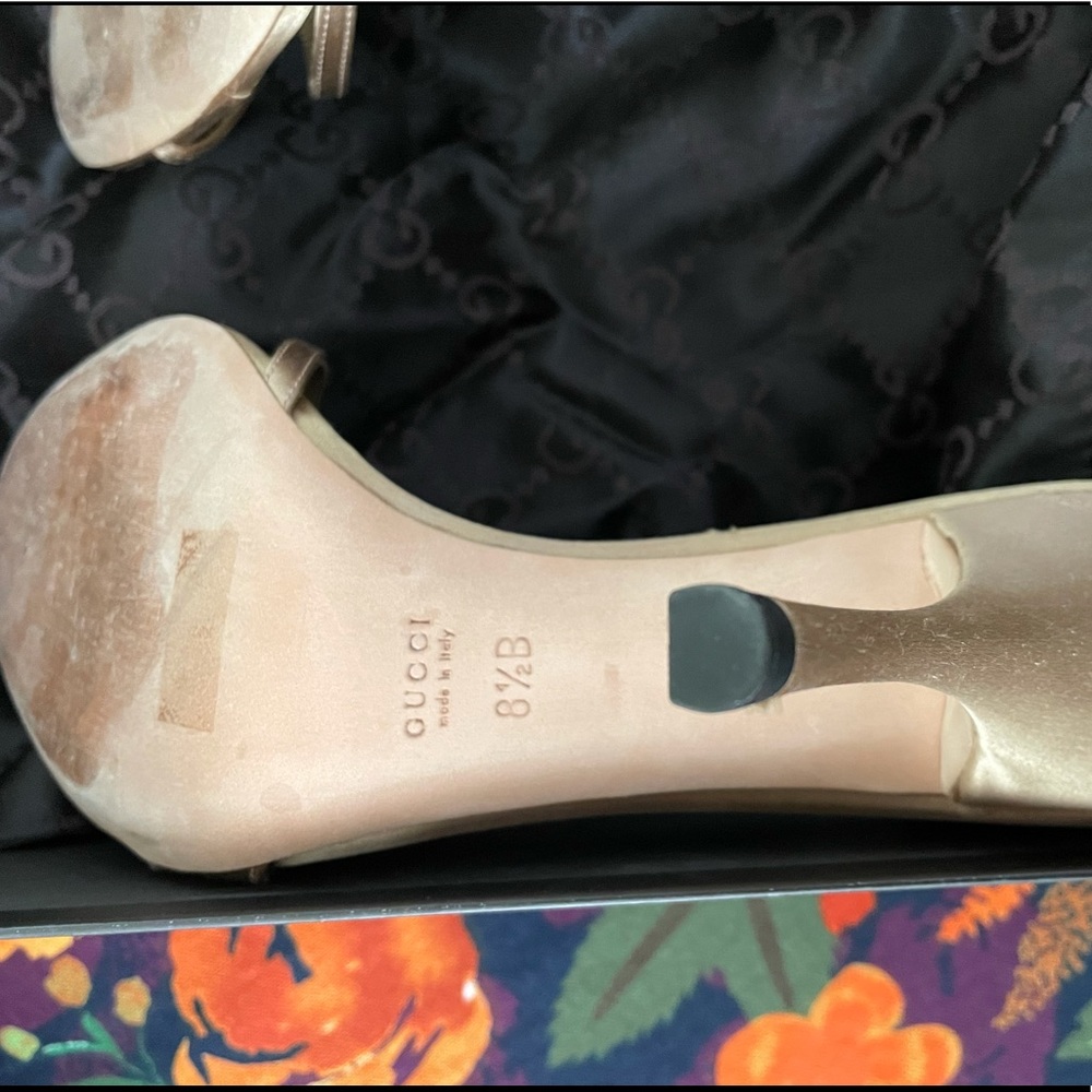 Gucci Crystal Embellished Sandals - Picture 7 of 9